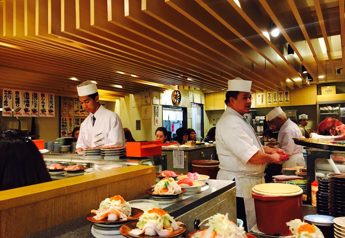 Heiroku Sushi Omotesando — Old-School Kaiten on the Fashion Mile