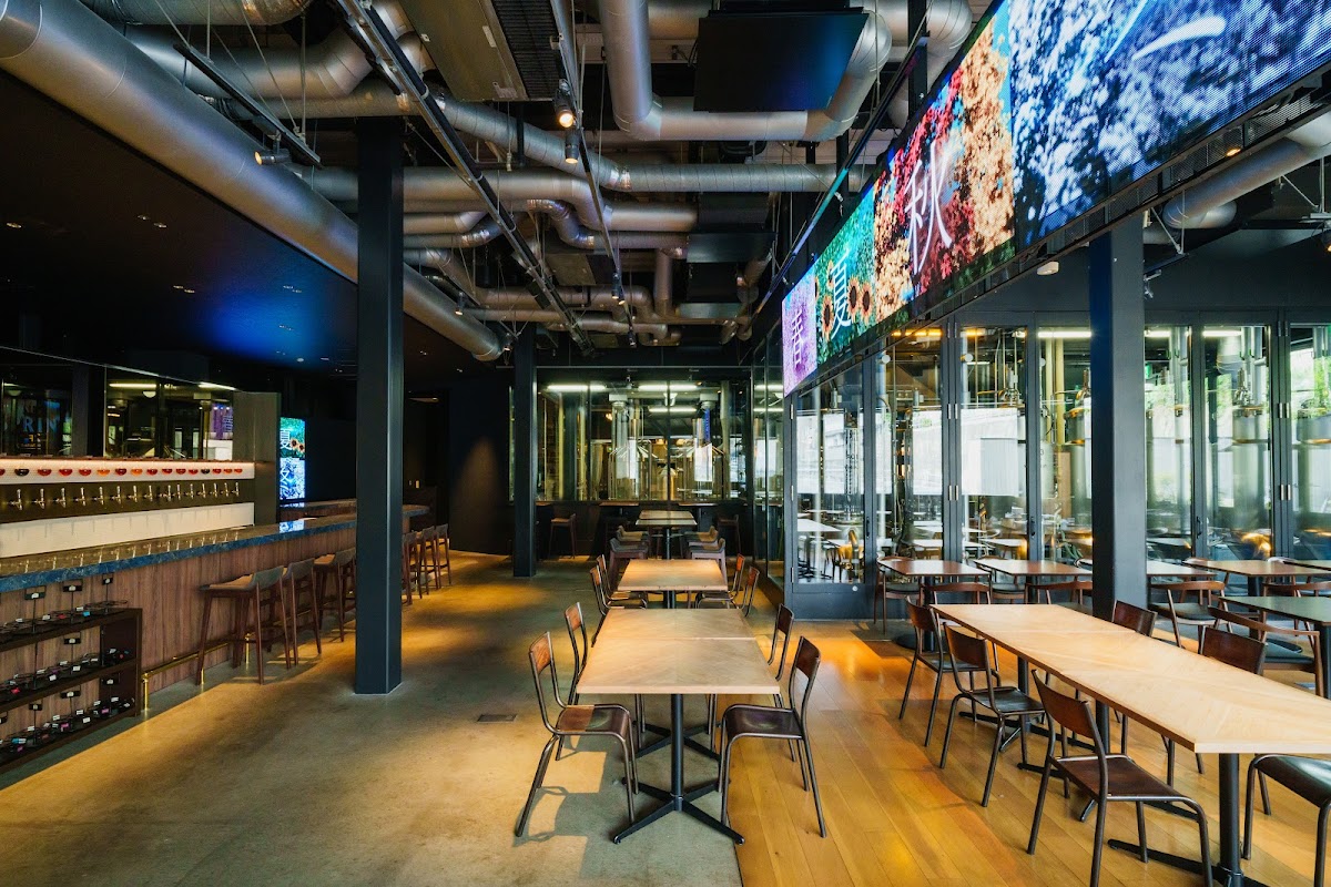 Log Road Daikanyama — Craft Beer in a Repurposed Railway Cut